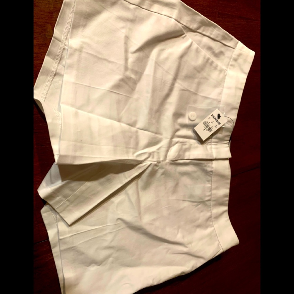 Brand new authentic Express size 8 mid rise shorts